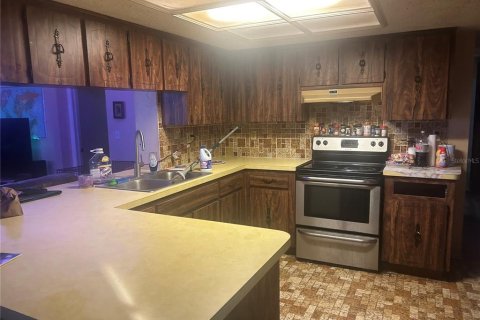 House in Hudson, Florida 3 bedrooms, 169.08 sq.m. № 1852866 - photo 5