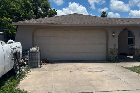 House in Hudson, Florida 3 bedrooms, 169.08 sq.m. № 1852866 - photo 2