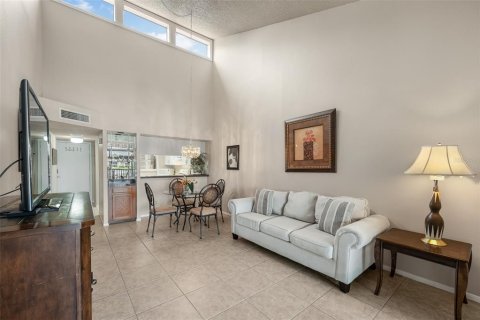 Condo in Oldsmar, Florida, 2 bedrooms  № 2395850 - photo 5