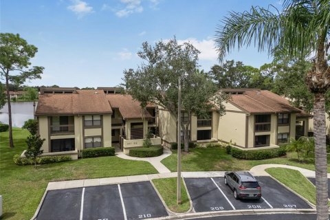 Condo in Oldsmar, Florida, 2 bedrooms  № 2395850 - photo 2