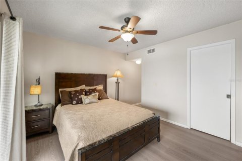 Condo in Oldsmar, Florida, 2 bedrooms  № 2395850 - photo 14