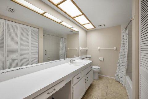 Condo in Oldsmar, Florida, 2 bedrooms  № 2395850 - photo 15