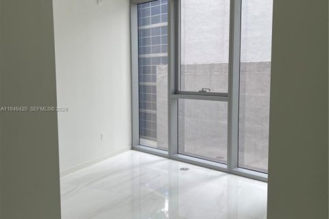 Condo in Miami, Florida, 1 bedroom  № 2002763 - photo 28