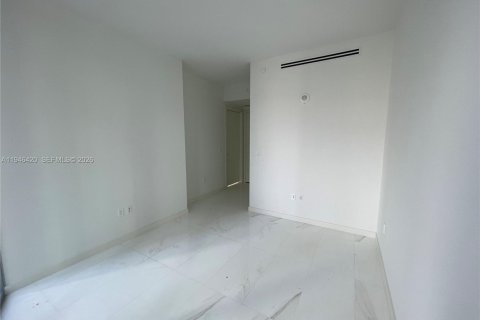 Condo in Miami, Florida, 1 bedroom  № 2002763 - photo 12