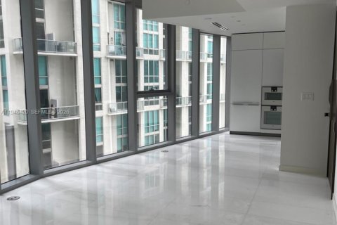 Condo in Miami, Florida, 1 bedroom  № 2002763 - photo 27