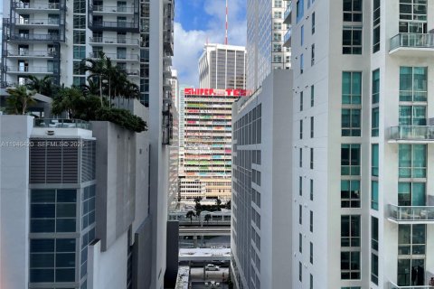 Condo in Miami, Florida, 1 bedroom  № 2002763 - photo 8