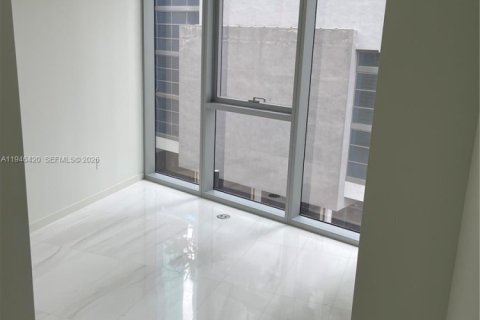 Condo in Miami, Florida, 1 bedroom  № 2002763 - photo 29