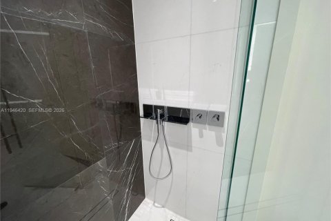 Condo in Miami, Florida, 1 bedroom  № 2002763 - photo 17