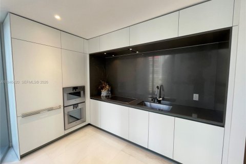 Condo in Miami, Florida, 1 bedroom  № 2002763 - photo 20