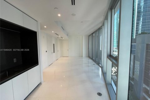 Condo in Miami, Florida, 1 bedroom  № 2002763 - photo 19