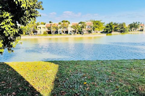 Townhouse in Lauderhill, Florida 3 bedrooms, 190.45 sq.m. № 1713232 - photo 5