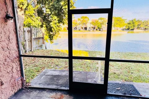 Townhouse in Lauderhill, Florida 3 bedrooms, 190.45 sq.m. № 1713232 - photo 7