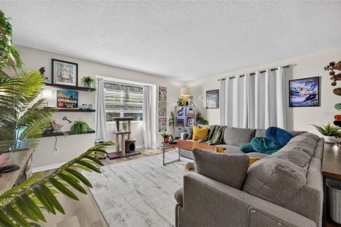 Immobilier commercial à vendre à Orlando, Floride: 4 chambres, 206.8 m2 № 2388946 - photo 6