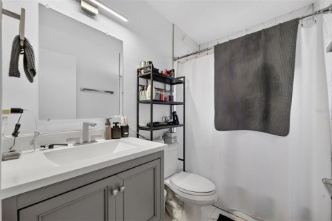 Immobilier commercial à vendre à Orlando, Floride: 4 chambres, 206.8 m2 № 2388946 - photo 18