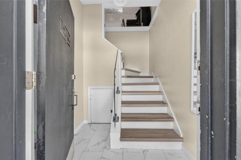 Immobilier commercial à vendre à Orlando, Floride: 4 chambres, 206.8 m2 № 2388946 - photo 3