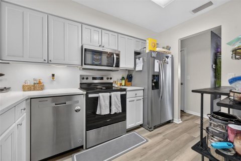 Immobilier commercial à vendre à Orlando, Floride: 4 chambres, 206.8 m2 № 2388946 - photo 12