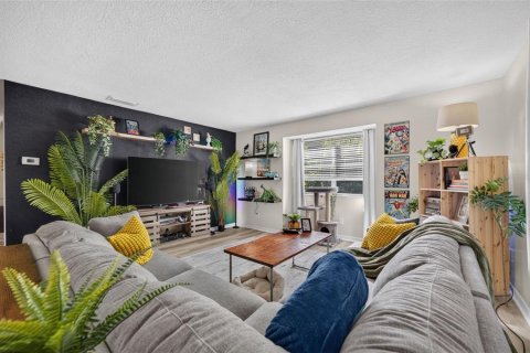 Immobilier commercial à vendre à Orlando, Floride: 4 chambres, 206.8 m2 № 2388946 - photo 5