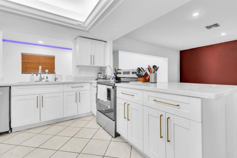 Casa en alquiler en Hollywood, Florida, 3 dormitorios, 171.5 m2 № 2085256 - foto 6