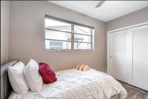Casa en alquiler en Hollywood, Florida, 3 dormitorios, 171.5 m2 № 2085256 - foto 14
