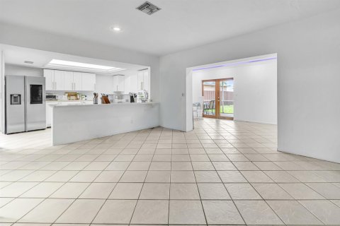 Casa en alquiler en Hollywood, Florida, 3 dormitorios, 171.5 m2 № 2085256 - foto 7