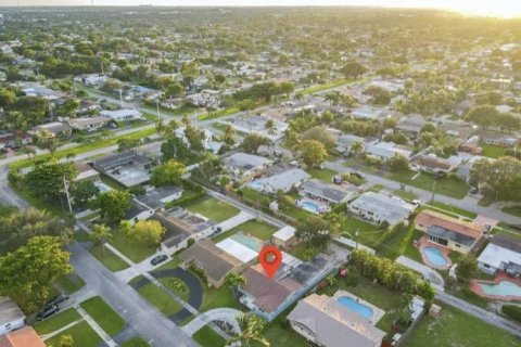 Casa en alquiler en Hollywood, Florida, 3 dormitorios, 171.5 m2 № 2085256 - foto 28