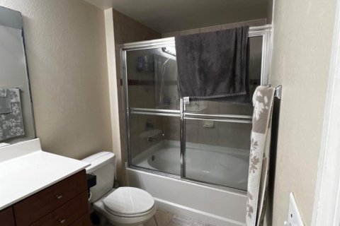 Condo in West Palm Beach, Florida, 1 bedroom  № 1119032 - photo 1