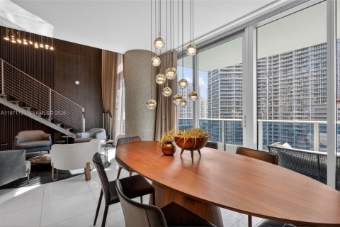 Condo in Miami, Florida, 2 bedrooms  № 2046294 - photo 5