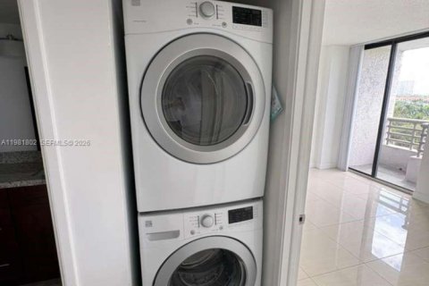 Condo in Aventura, Florida, 3 bedrooms № 2253421 - photo 6