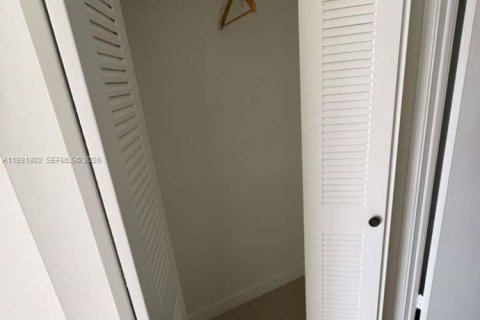 Condo in Aventura, Florida, 3 bedrooms № 2253421 - photo 12