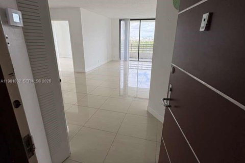 Condo in Aventura, Florida, 3 bedrooms № 2253421 - photo 2