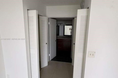 Condo in Aventura, Florida, 3 bedrooms № 2253421 - photo 11