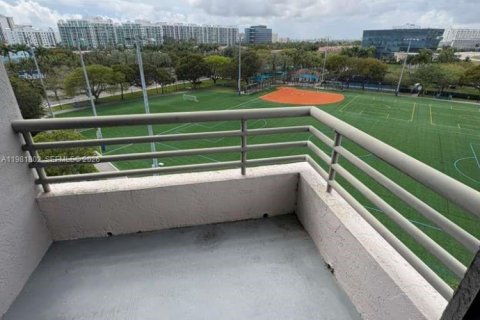 Condo in Aventura, Florida, 3 bedrooms № 2253421 - photo 25