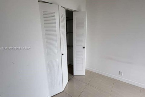 Condo in Aventura, Florida, 3 bedrooms № 2253421 - photo 19