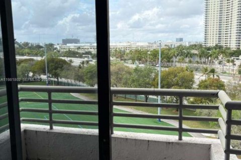 Condo in Aventura, Florida, 3 bedrooms № 2253421 - photo 24