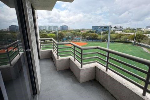 Condo in Aventura, Florida, 3 bedrooms № 2253421 - photo 23
