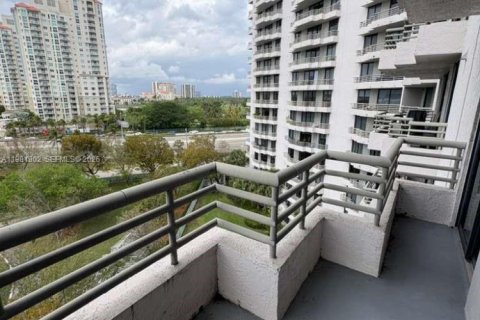 Condo in Aventura, Florida, 3 bedrooms № 2253421 - photo 22