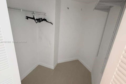 Condo in Aventura, Florida, 3 bedrooms № 2253421 - photo 13