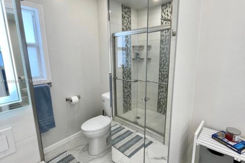 Casa en venta en Coral Springs, Florida, 2 dormitorios, 97.36 m2 № 2002421 - foto 21