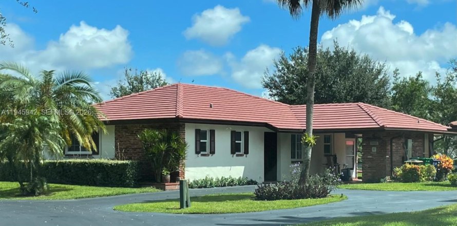 Casa en Coral Springs, Florida 2 dormitorios, 97.36 m2 № 2002421