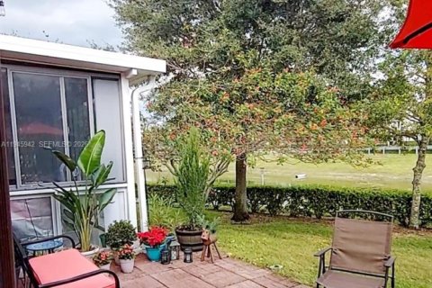 Casa en venta en Coral Springs, Florida, 2 dormitorios, 97.36 m2 № 2002421 - foto 28