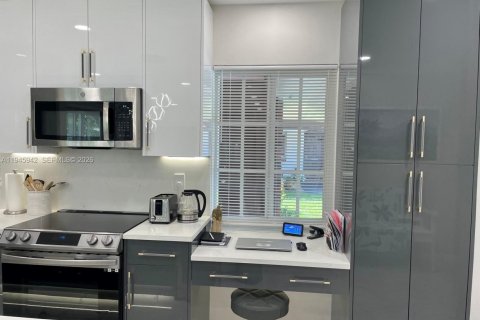 Casa en venta en Coral Springs, Florida, 2 dormitorios, 97.36 m2 № 2002421 - foto 6