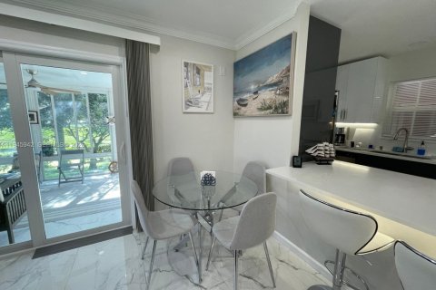 Casa en venta en Coral Springs, Florida, 2 dormitorios, 97.36 m2 № 2002421 - foto 11