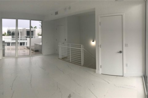 Touwnhouse à louer à Bay Harbor Islands, Floride: 4 chambres, 234.02 m2 № 1865767 - photo 4