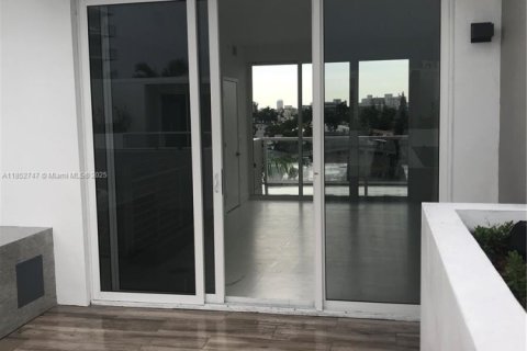 Touwnhouse à louer à Bay Harbor Islands, Floride: 4 chambres, 234.02 m2 № 1865767 - photo 7