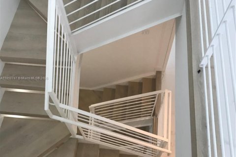 Touwnhouse à louer à Bay Harbor Islands, Floride: 4 chambres, 234.02 m2 № 1865767 - photo 9