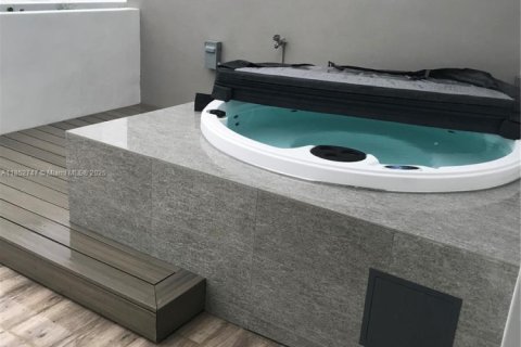 Touwnhouse à louer à Bay Harbor Islands, Floride: 4 chambres, 234.02 m2 № 1865767 - photo 5