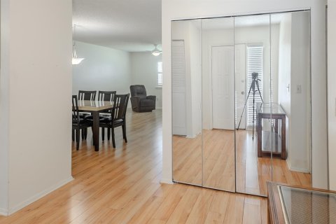 Купить таунхаус в Ройял-Палм-Бич, Флорида 3 комнаты, 120.59м2, № 2083856 - фото 4