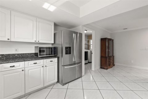 House in Maitland, Florida 4 bedrooms, 211.82 sq.m. № 2209300 - photo 11