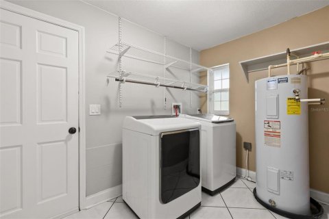 House in Maitland, Florida 4 bedrooms, 211.82 sq.m. № 2209300 - photo 22