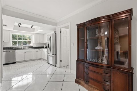 House in Maitland, Florida 4 bedrooms, 211.82 sq.m. № 2209300 - photo 8